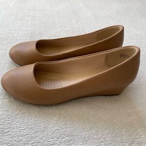 DREAM PAIRS Women's Debbie Mid Wedge Heel Pump Shoes Size 7.5 Nude
